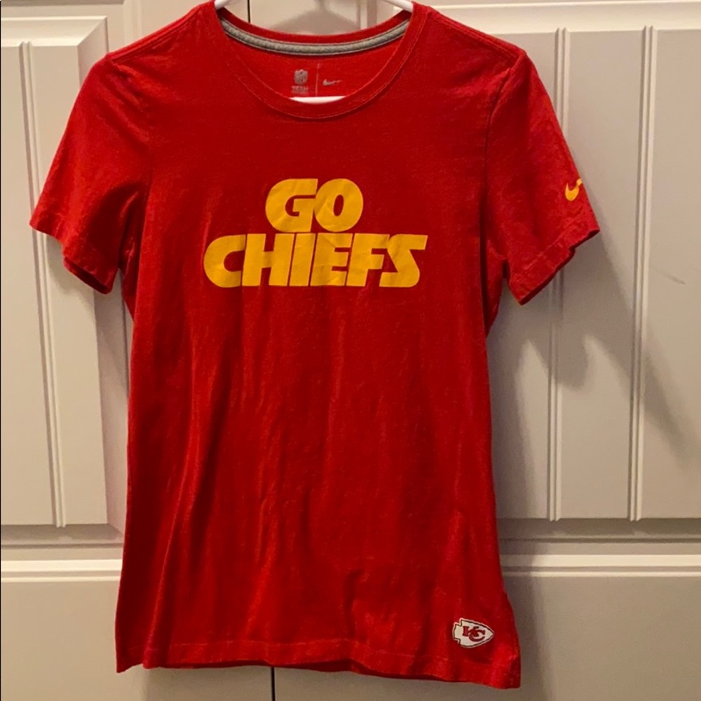 Nike Kansas City Chiefs shirt women’s size large